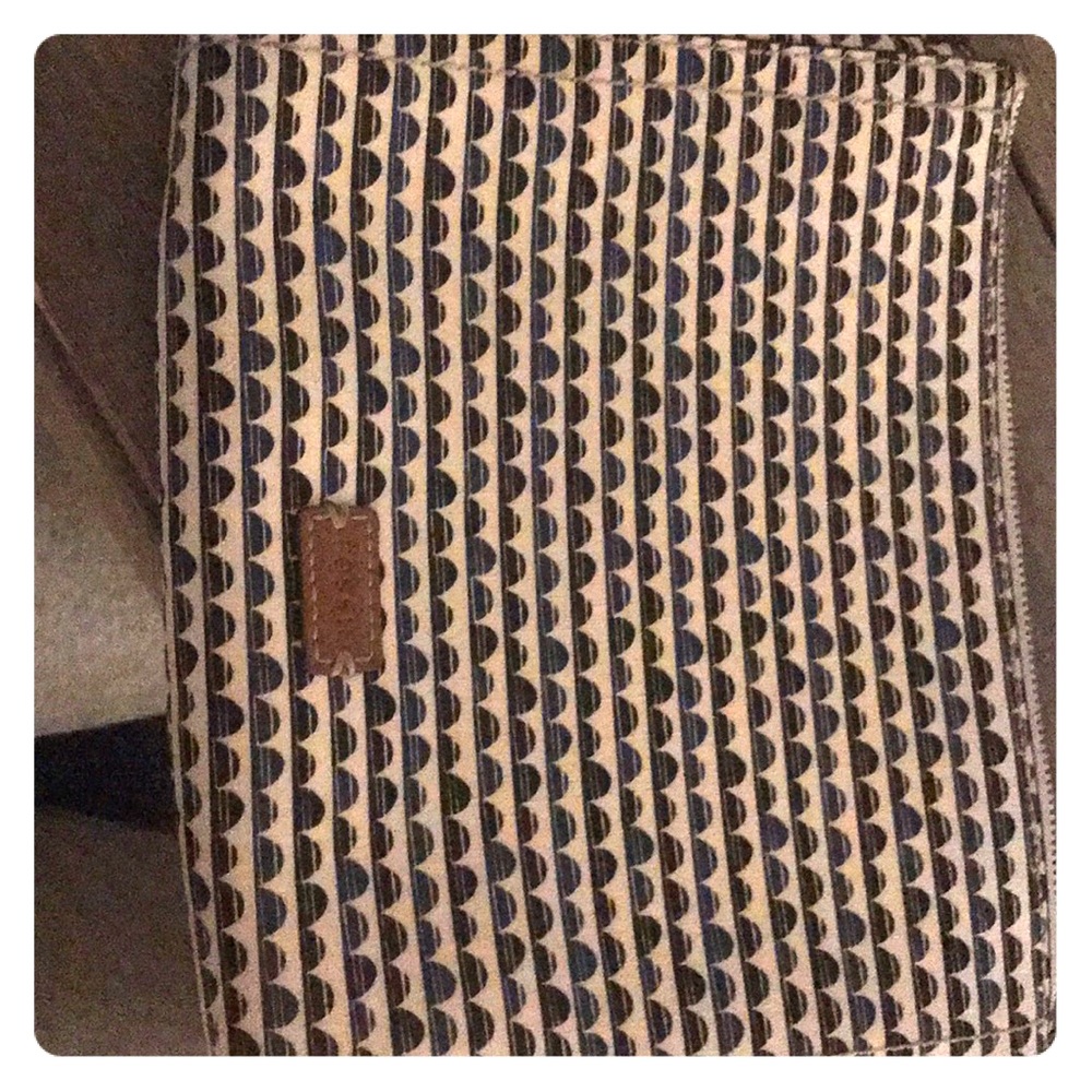 Cute fossil crossbody